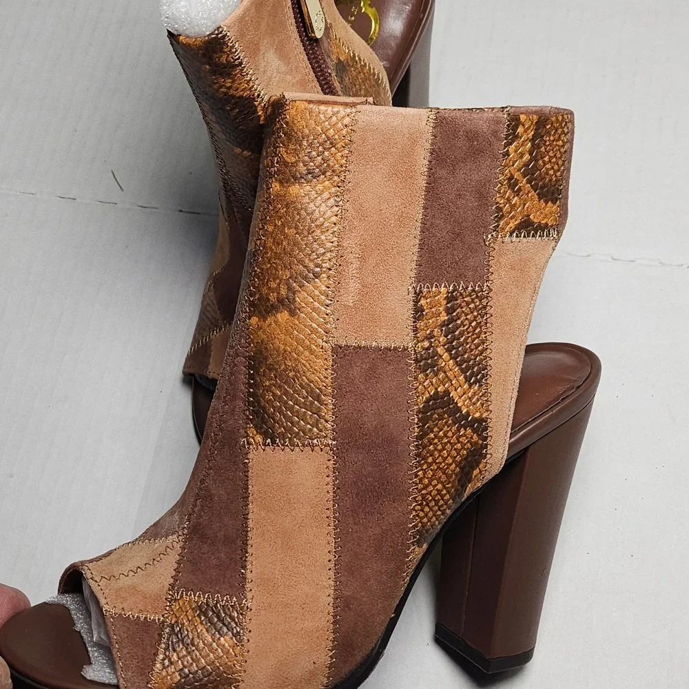 C‎ Wonder Ivy Tan Brown Patchwork Snakeskin Suede Peep Toe Block Heel Booties 5M